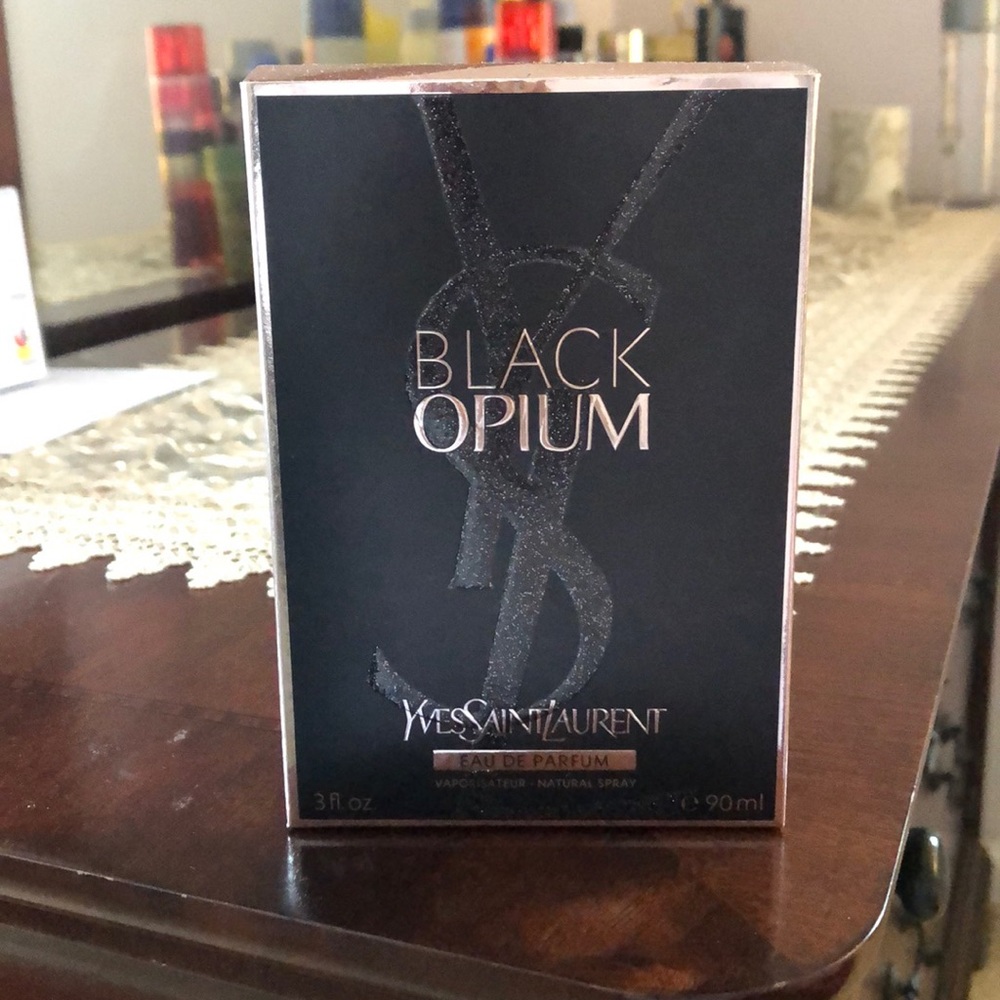 STUNNING brand new BOX for the Black opium YSL